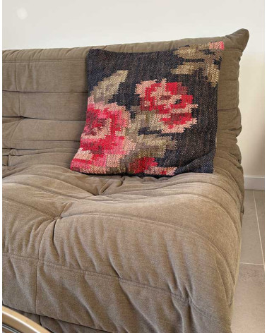 Coussin inspiration moldave dessiné par Marushka