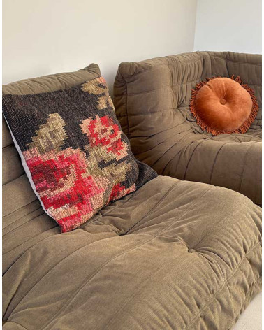 Coussin rond à franges en velours coloris camel inspiré, rétro mais tellement chic